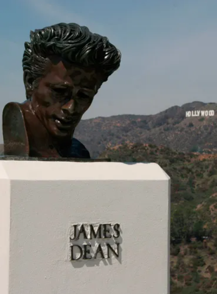 Statue of James Dean